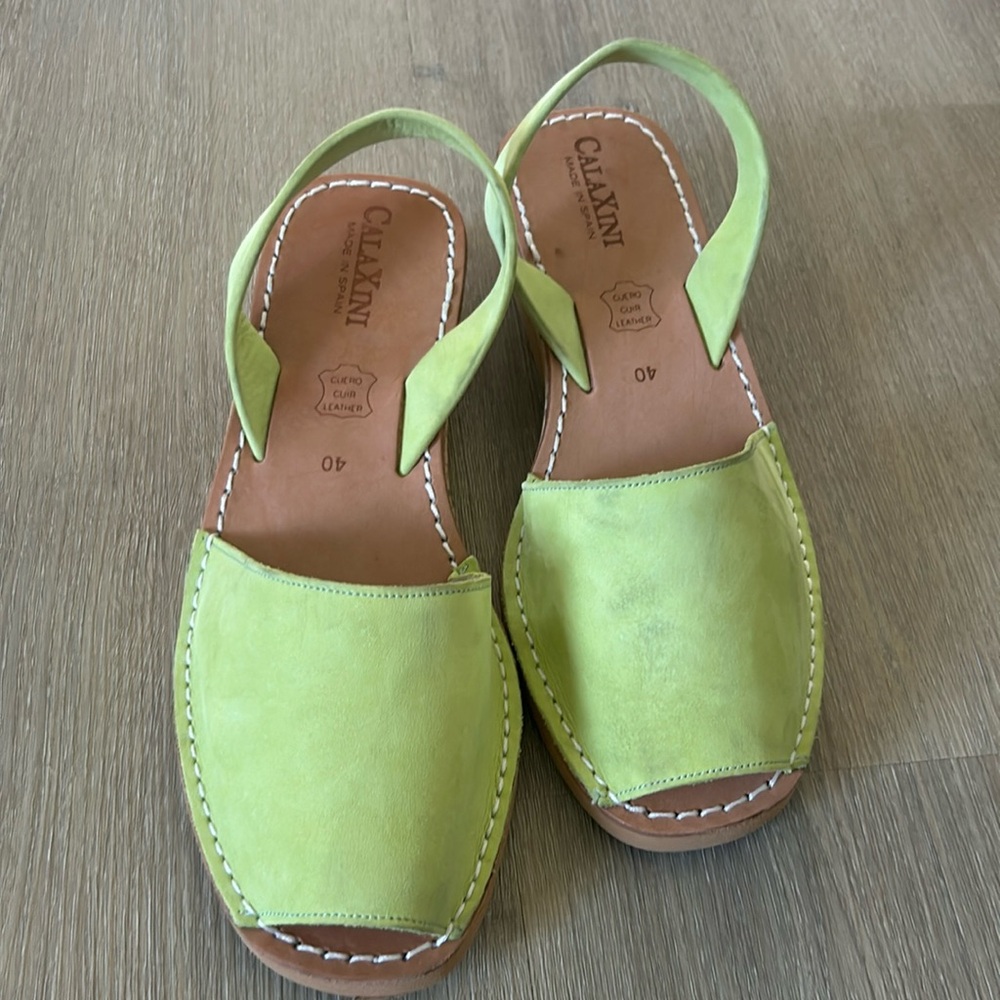 Calaxni Lime Green Leather Avarca Sandals
